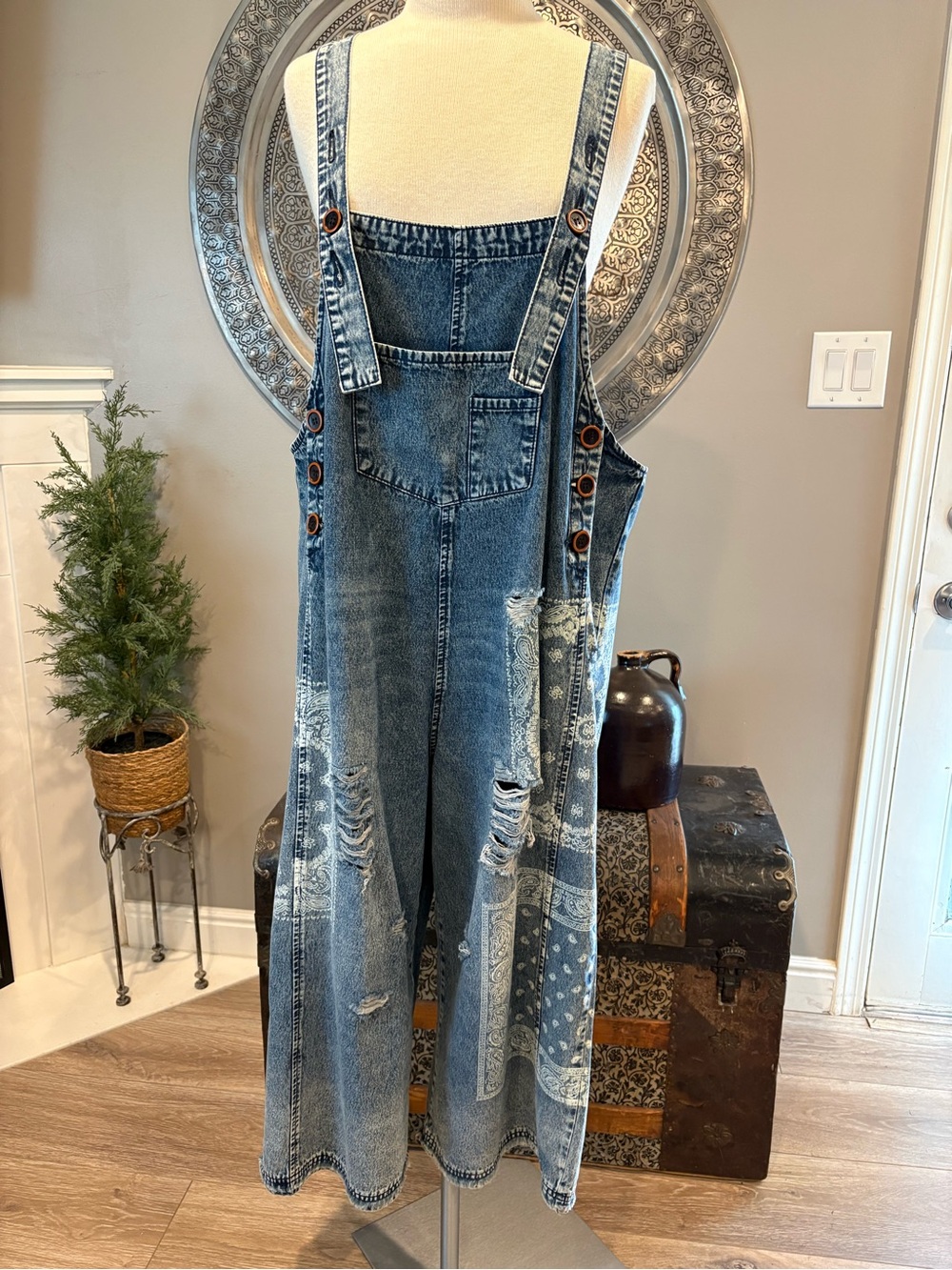 Easel Denim Bandana Patch Wide-Leg Overalls - Blue - Picture 2 of 14